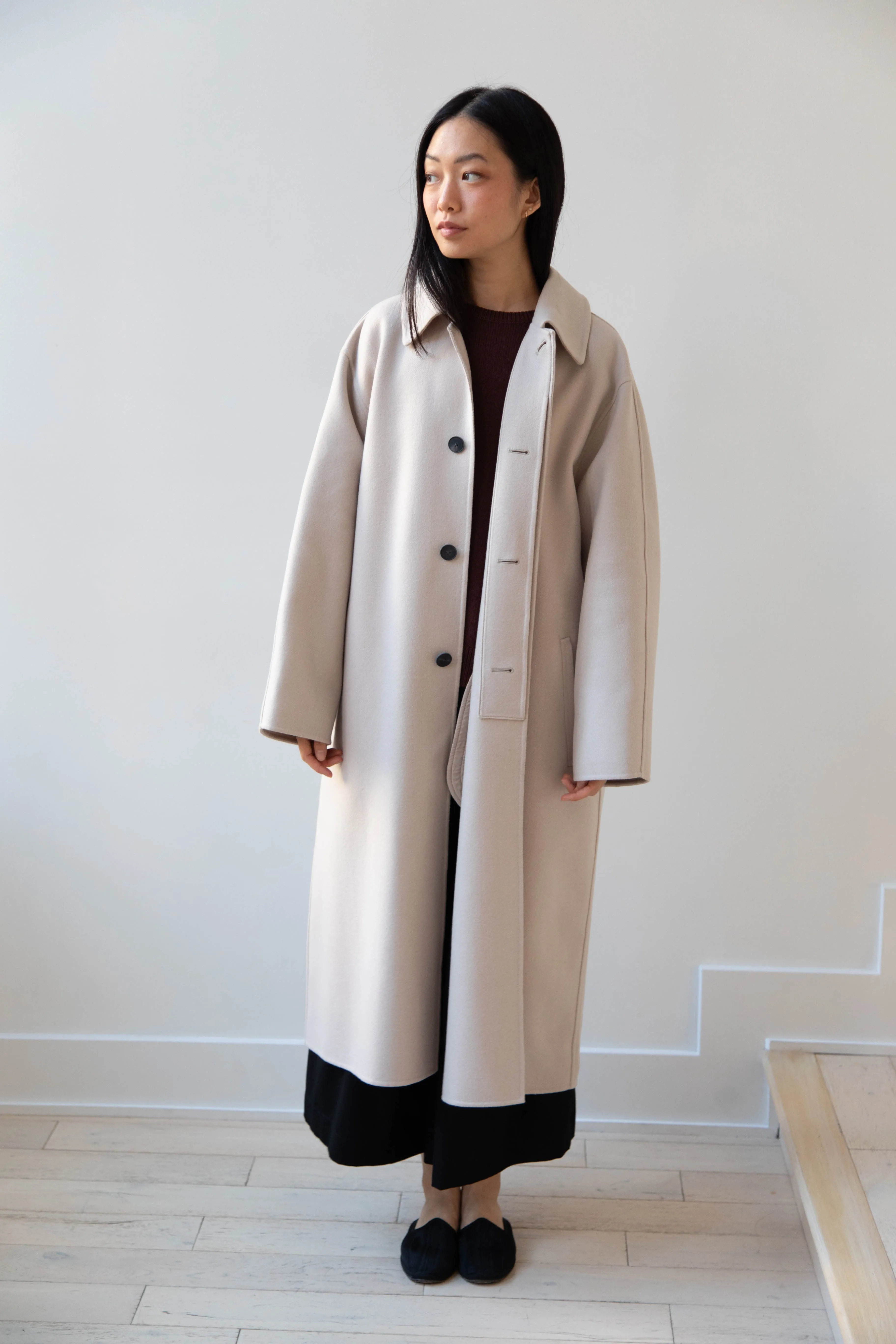 Aton | Balmacaan Coat in Beige Grey