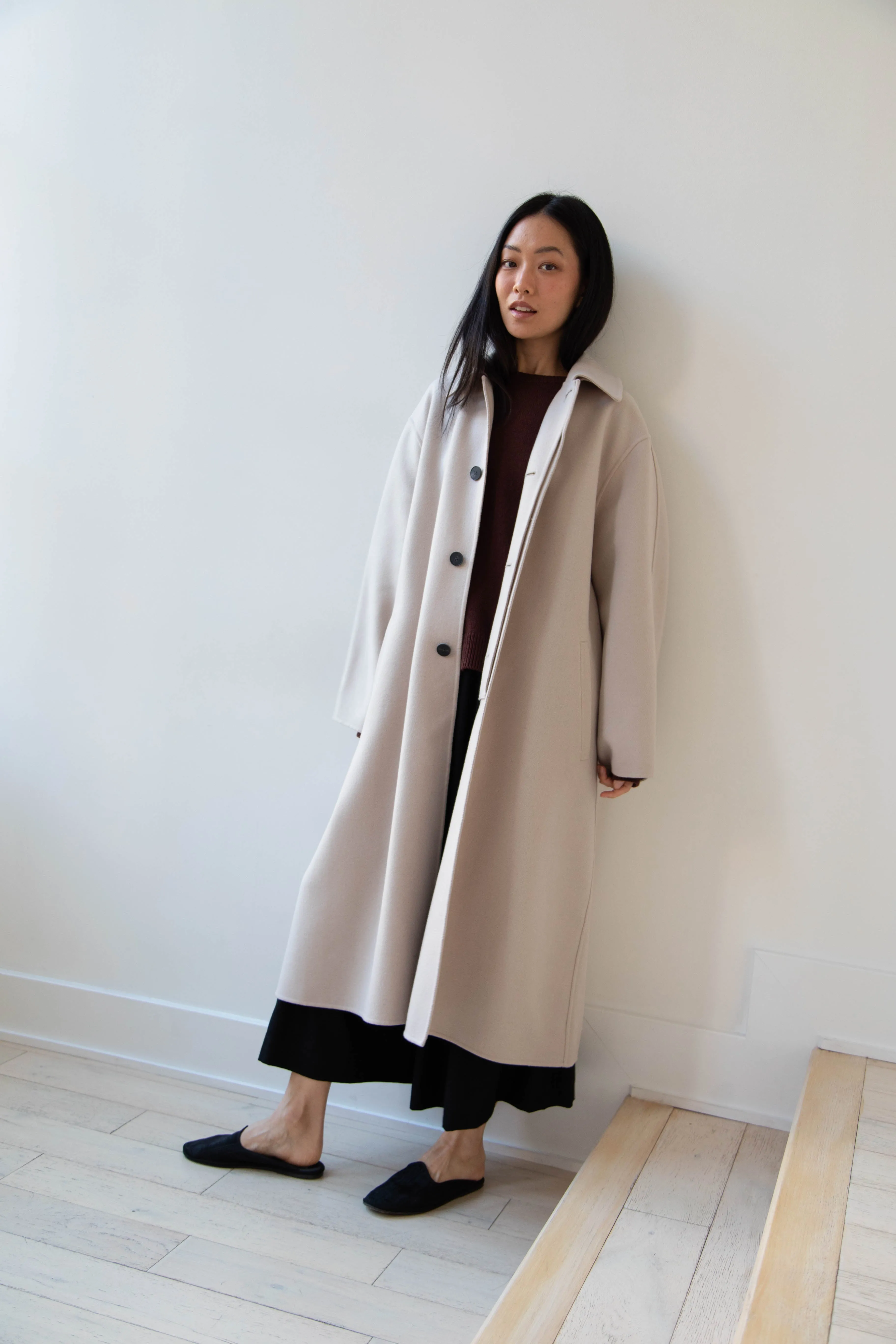 Aton | Balmacaan Coat in Beige Grey