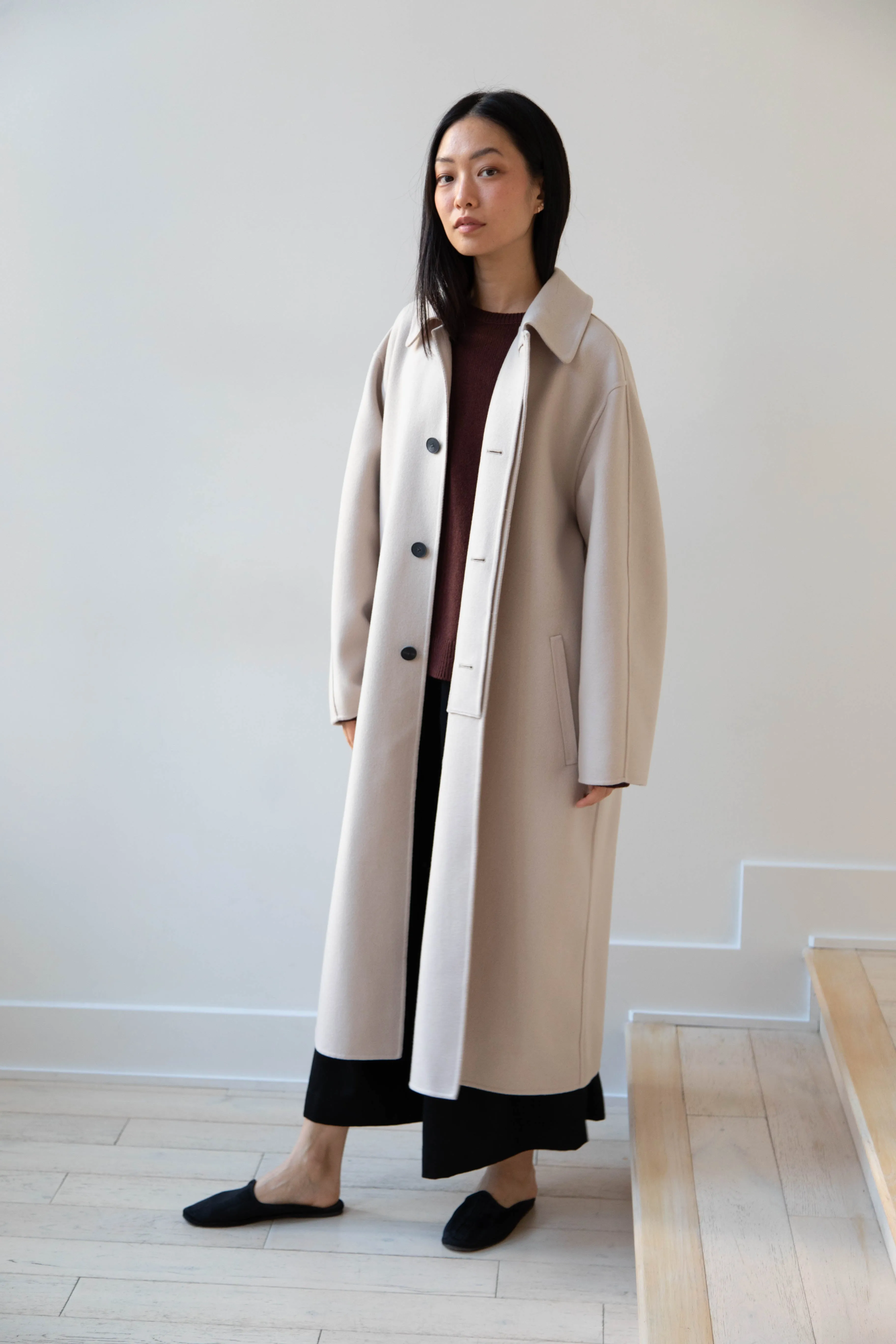 Aton | Balmacaan Coat in Beige Grey