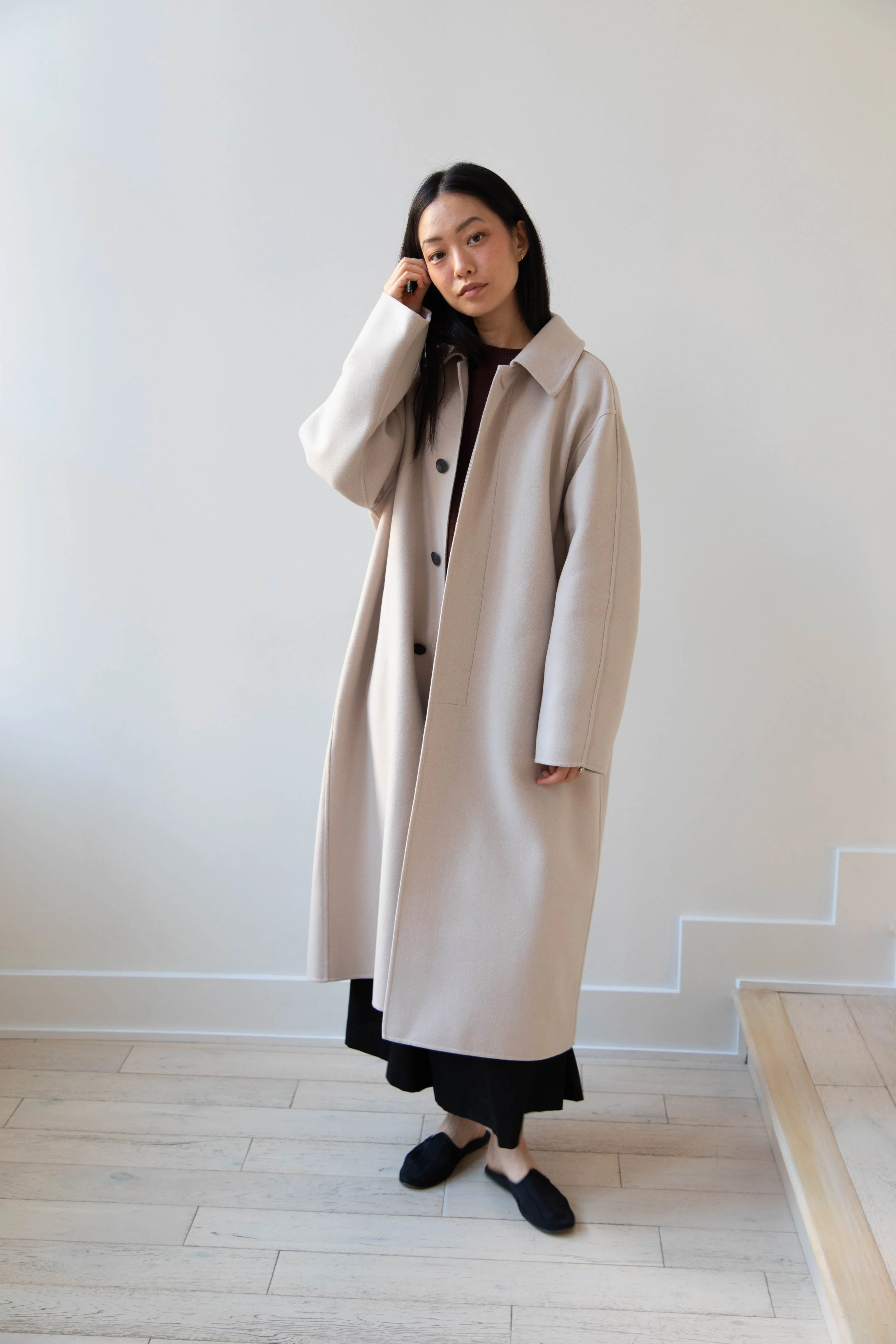 Aton | Balmacaan Coat in Beige Grey