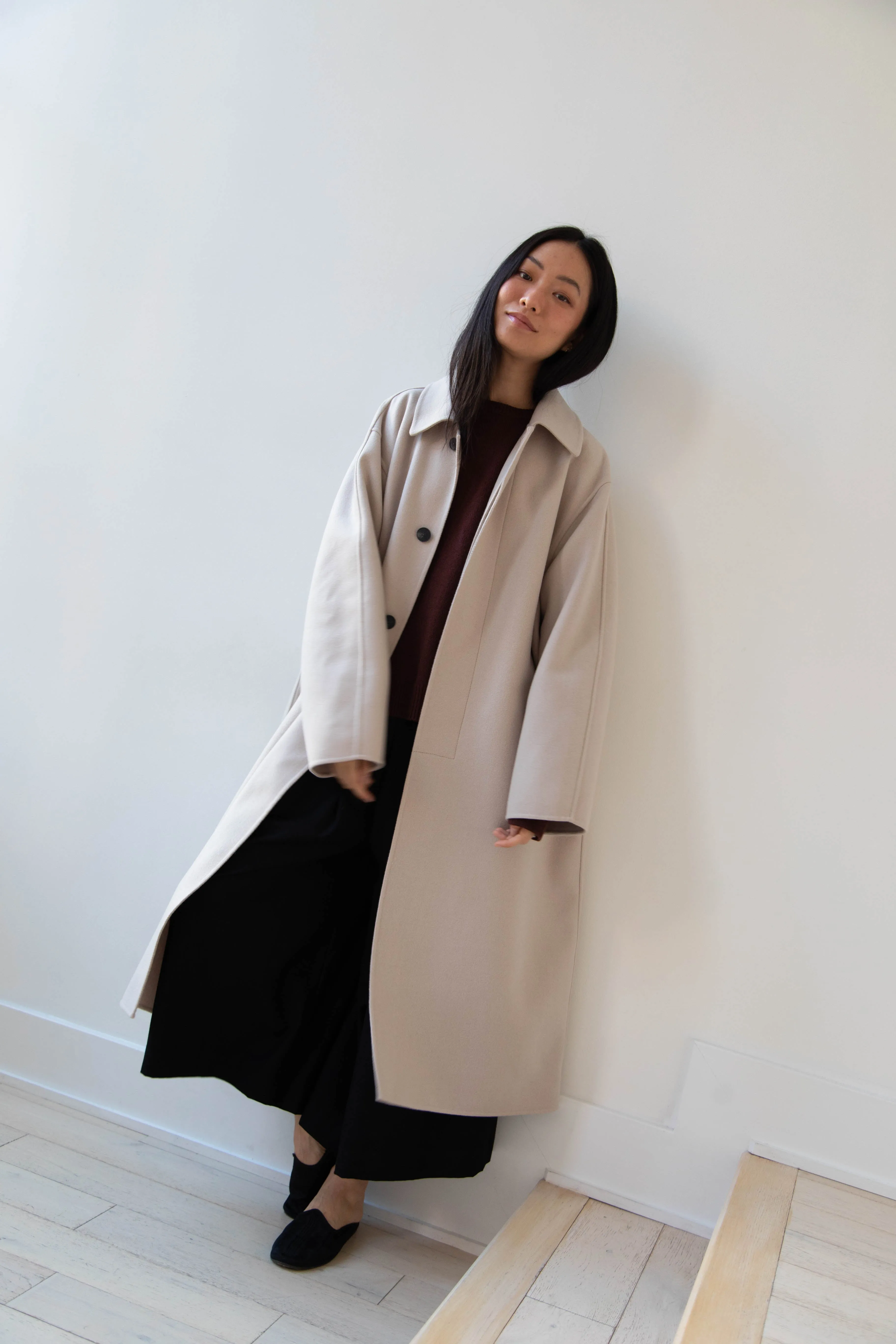 Aton | Balmacaan Coat in Beige Grey