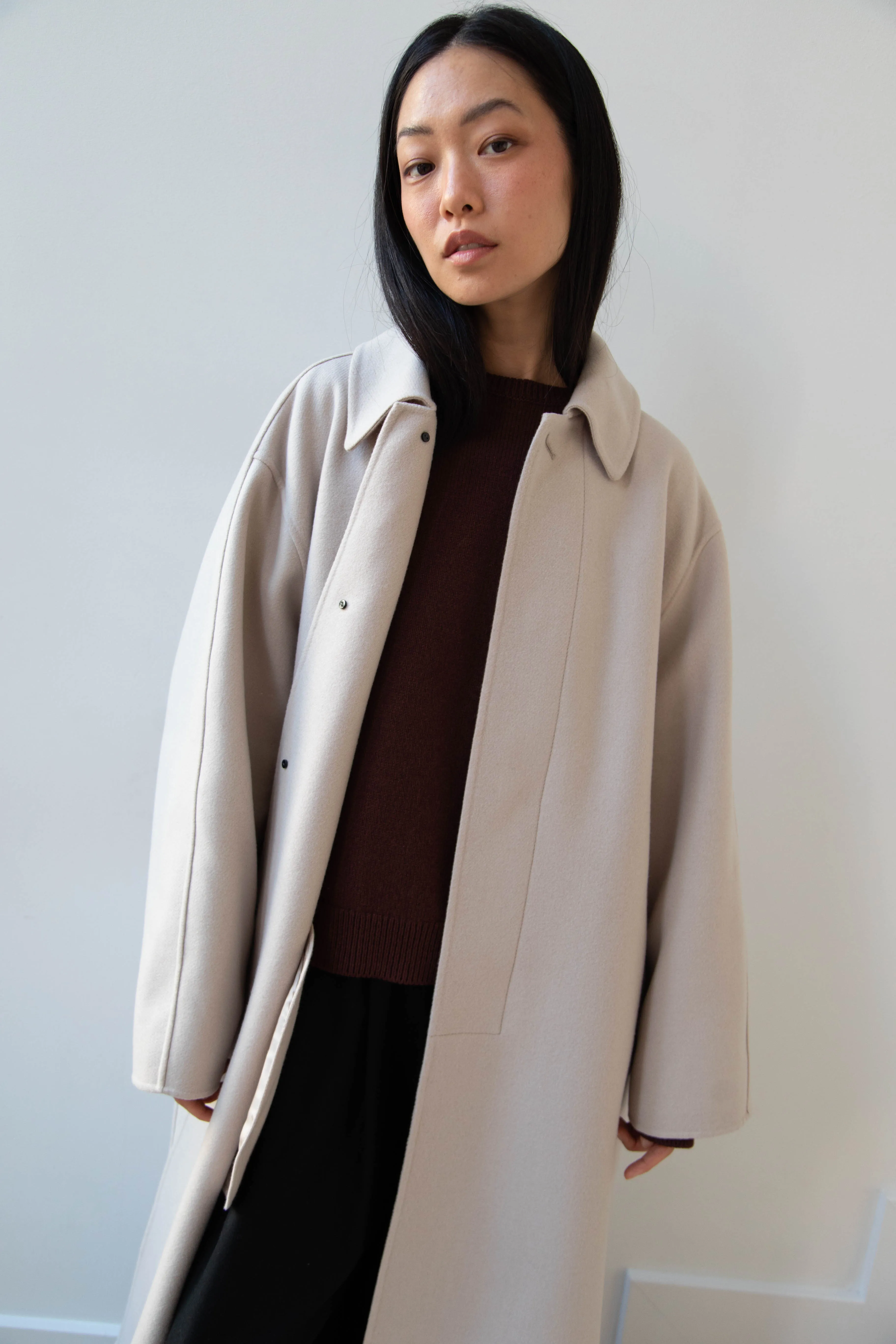 Aton | Balmacaan Coat in Beige Grey