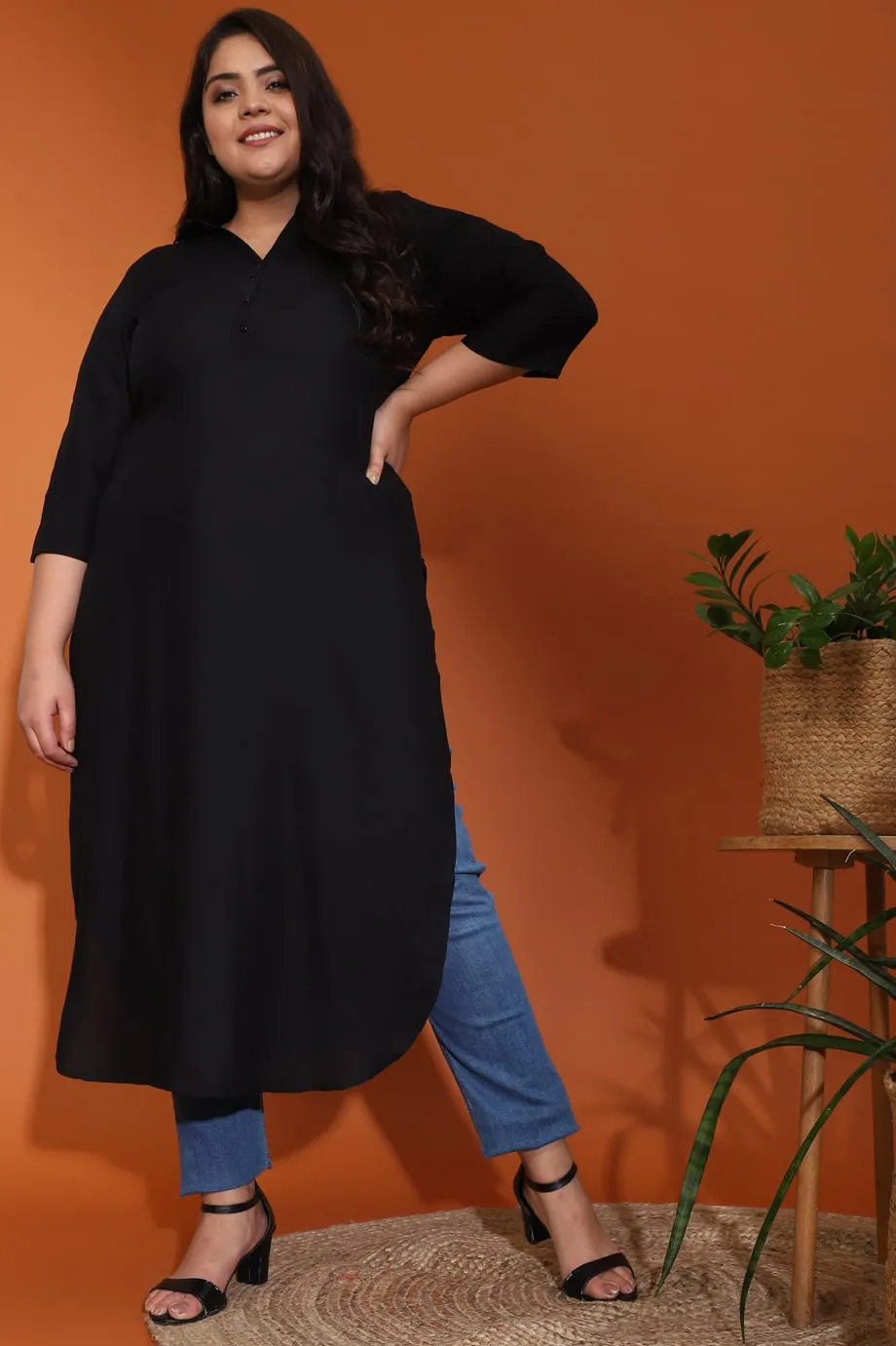 Black Roll Up Sleeve Round Hemline Kurti