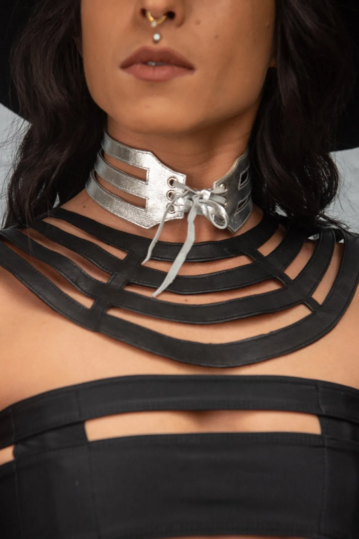 Five and Diamond Desert Cage Collar - Leather