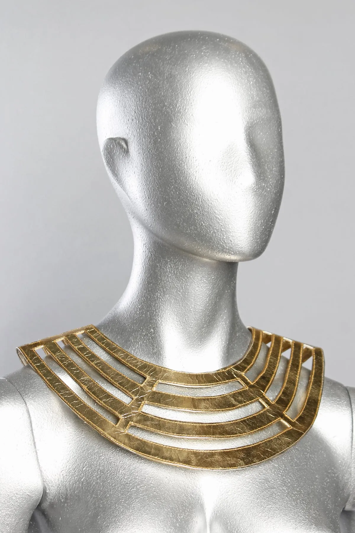 Five and Diamond Desert Cage Collar